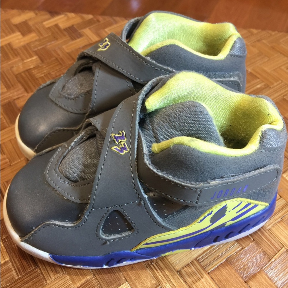 Air Jordan 8 toddlers Boys or Girls